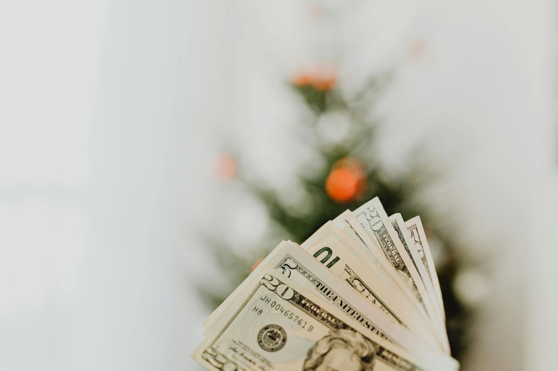 2025 Holiday Budget Planner: Gift Caps, Per-Person Limits & Black Friday Strategy — Complete Guide